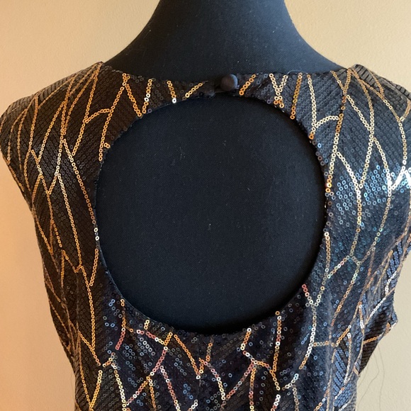 JESSICA Elegant  Black and Gold Sequin Dress Size 12 - Picture 4 of 6
